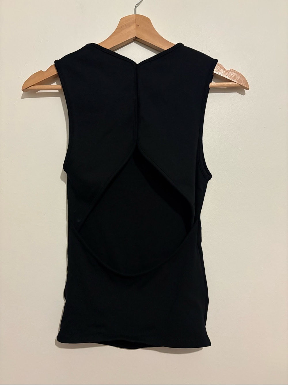 Open Back Ribbed Tank Top - Picture 2 of 4